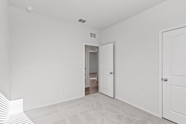 Building Photo - 258 Sweetleaf Dr