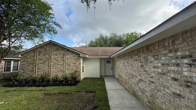Building Photo - 19214 Ruble Dr