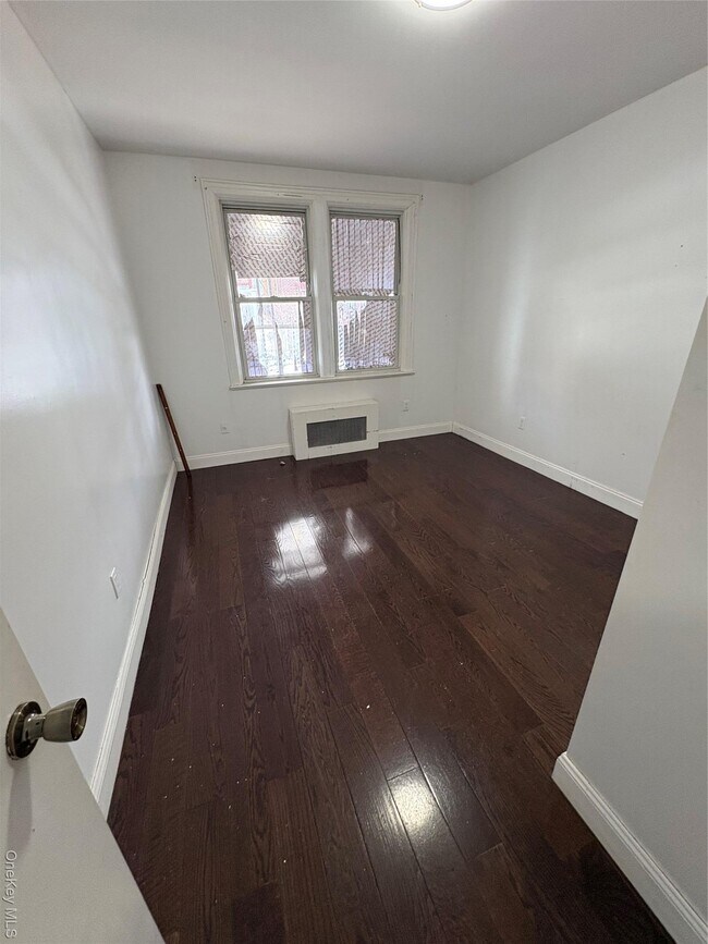 Building Photo - 1826 Mulford Ave