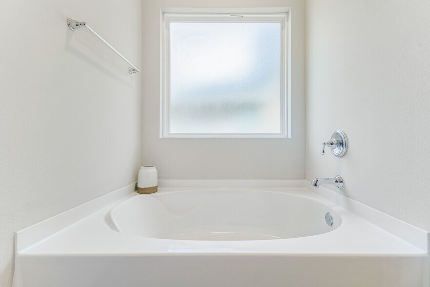 Master bath - 3618 Hawks Landing Cir
