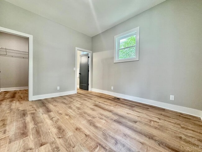 Building Photo - 4605 Thoburne St