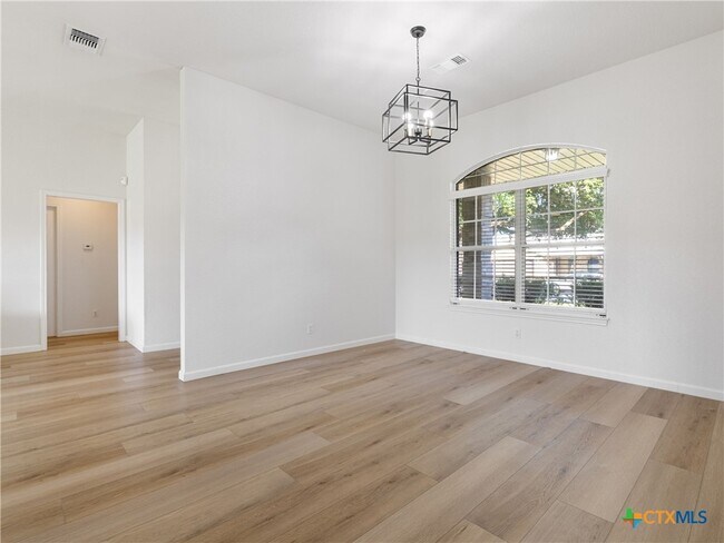 Building Photo - 1625 Sunnybrook Dr