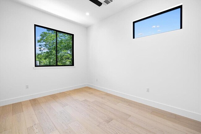 Building Photo - 5409 Avenue G