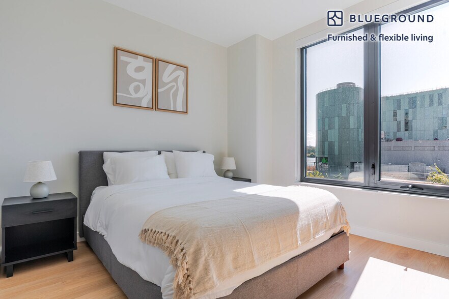 Building Photo - 1300 Yards Pl SE