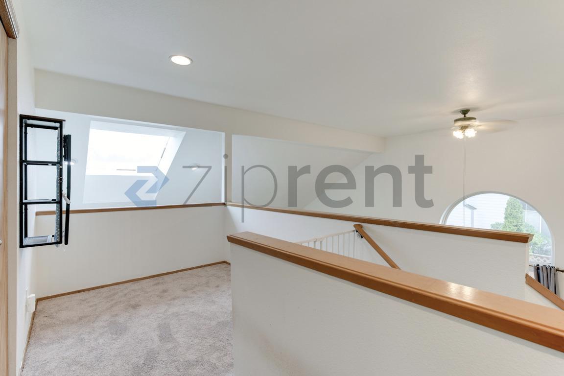 Building Photo - 3318 243rd St E