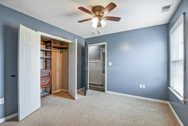 Building Photo - 697 Red Hill Rd