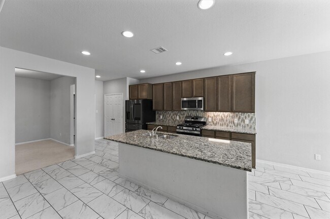 Building Photo - 5443 Grand View Dr