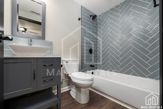 Building Photo - Cloaninger