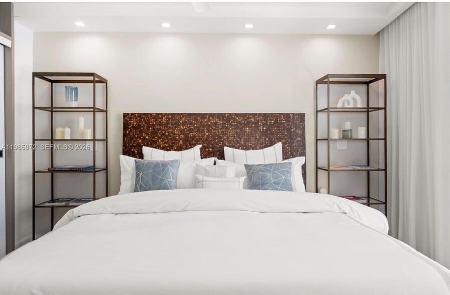 Building Photo - 1500 Ocean Dr