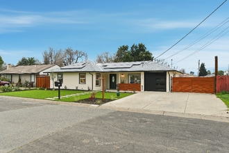 Building Photo - 2361 Bedford Rd