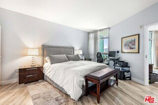 Building Photo - 13700 Marina Pointe Dr