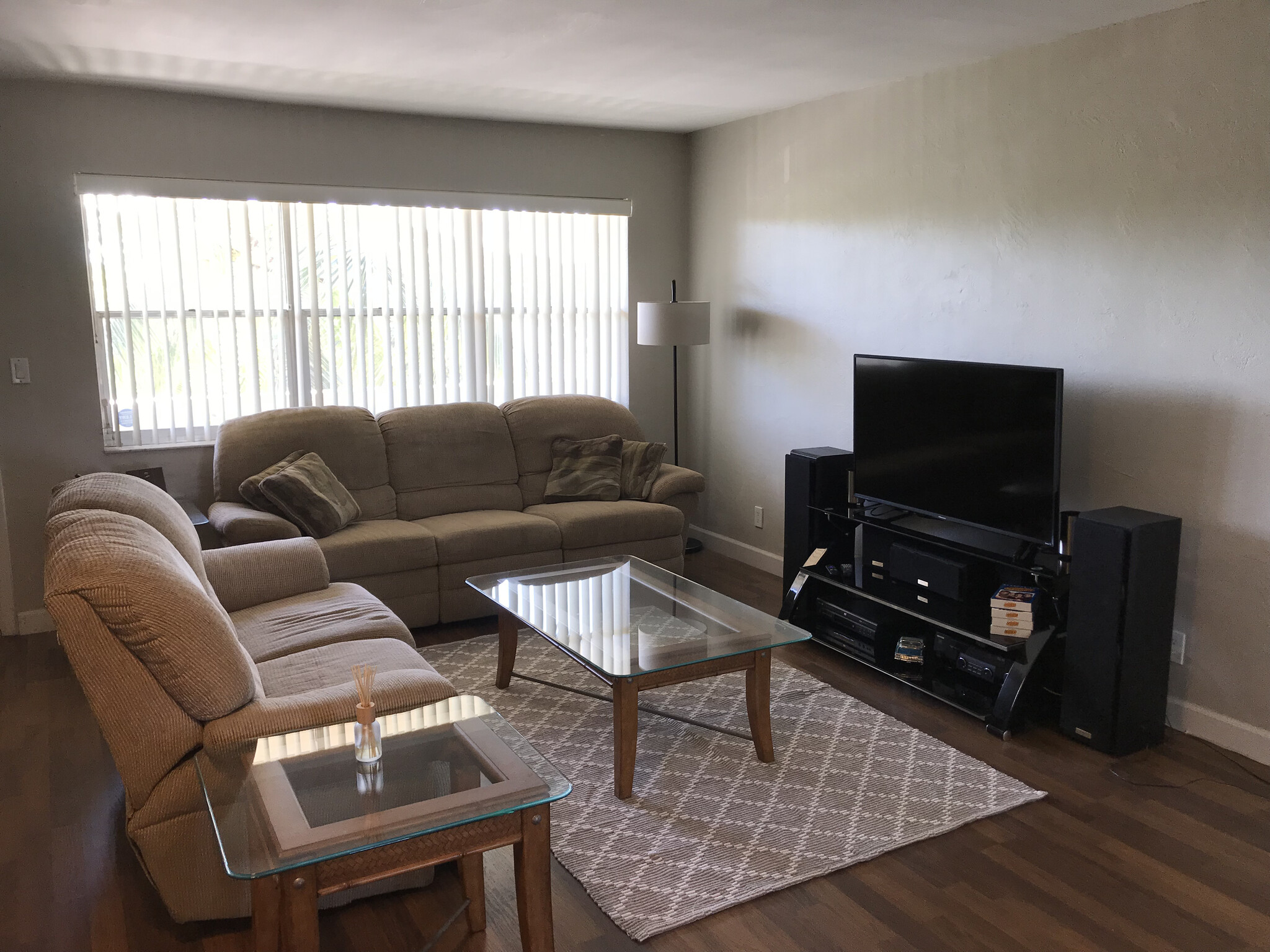 Living Room - 6200 NE 22nd Way