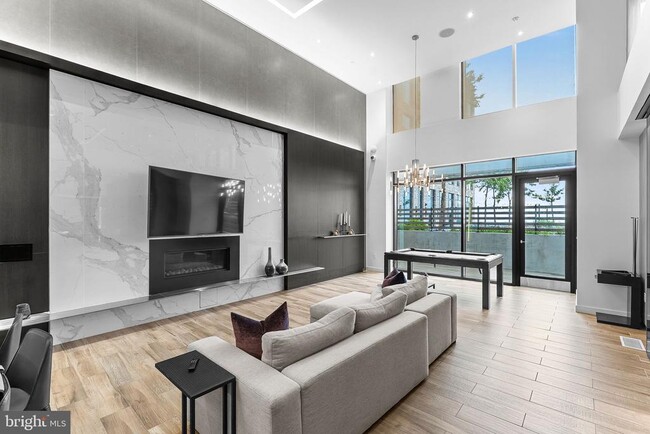Building Photo - 1650 Silver Hill Dr