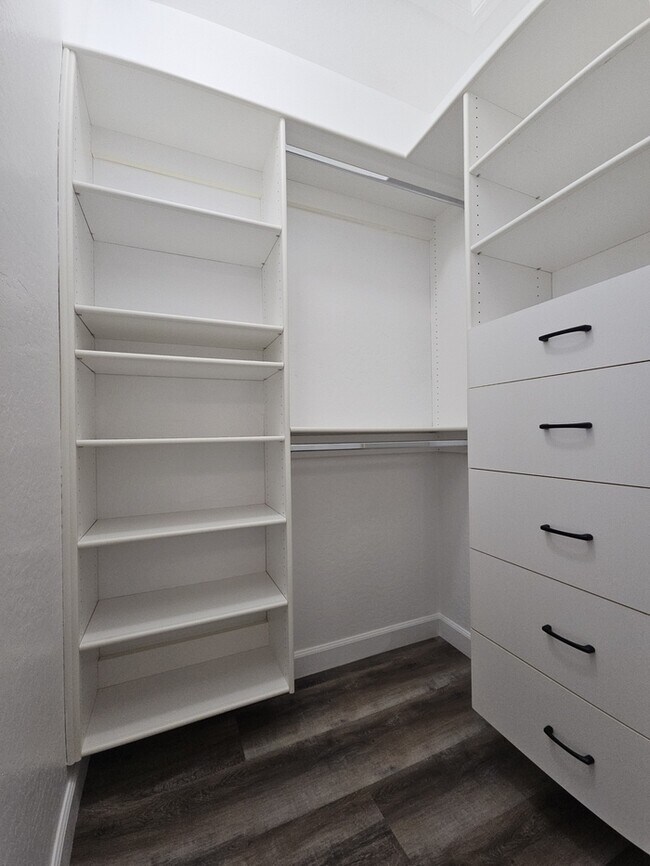 Building Photo - 1701 E Kramer St