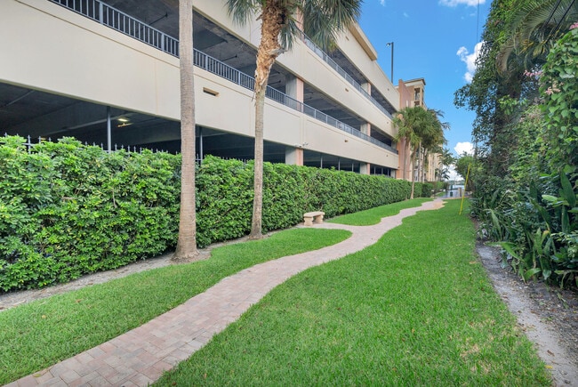 Building Photo - 1805 N Flagler Dr