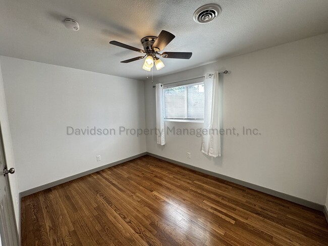 Building Photo - Cute 2 Bedroom House in South Colorado Springs with Large Garage