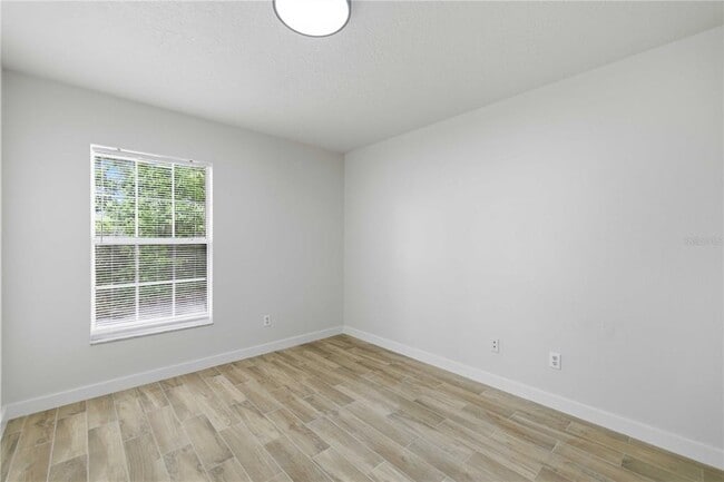 Building Photo - 712 NE 26th St