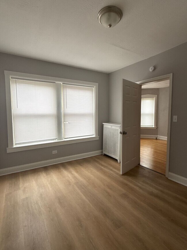 Building Photo - 2 BED APARTMENTS AVAILABLE RENT STARTING AT $1,400.00