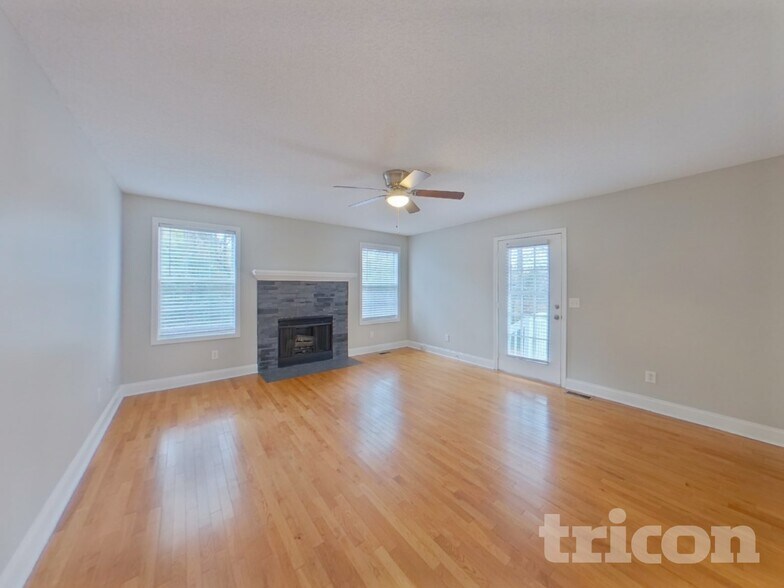 Building Photo - 8737 Windsor Lake Blvd