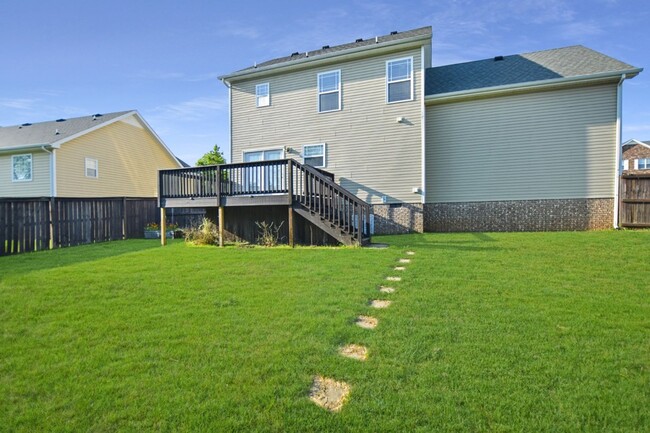 Building Photo - Pet Friendly Four Bedroom!