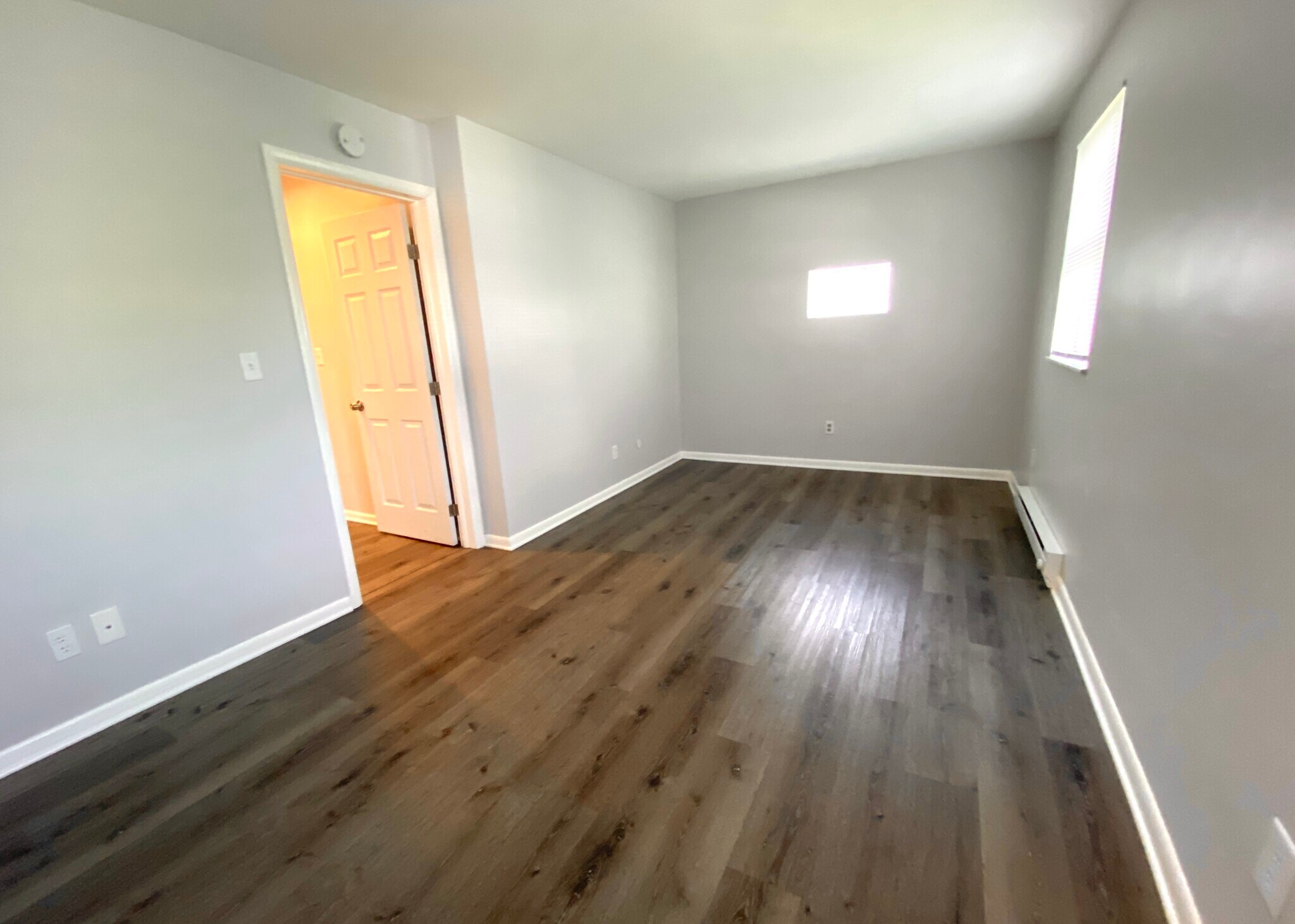 Building Photo - 204 S Souder Ave