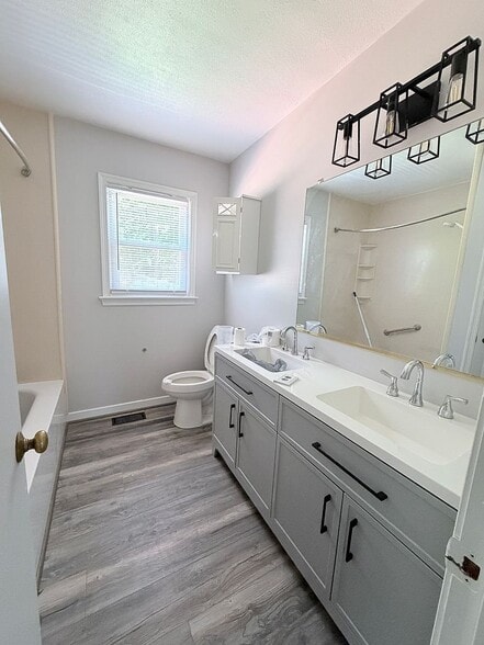 Building Photo - 2604 Tracewood Cir