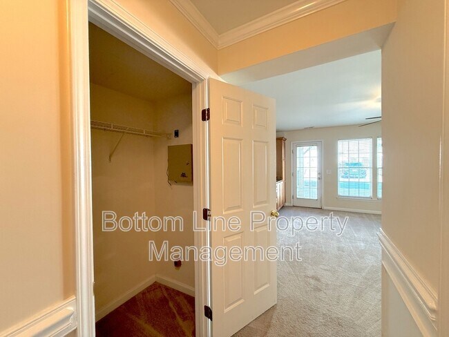 Building Photo - 13031 Bullock Greenway Blvd