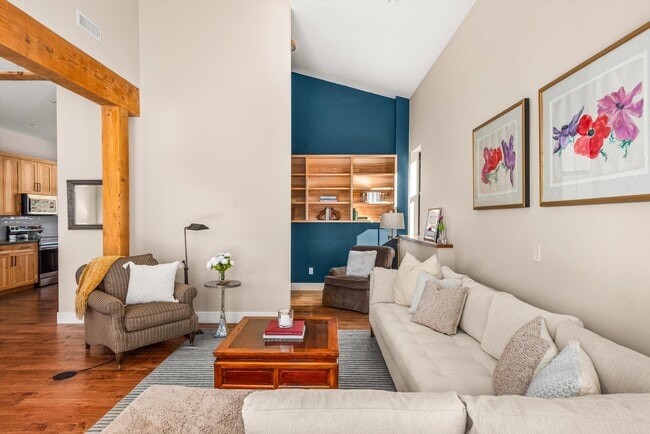 Building Photo - 106 Castle View Dr