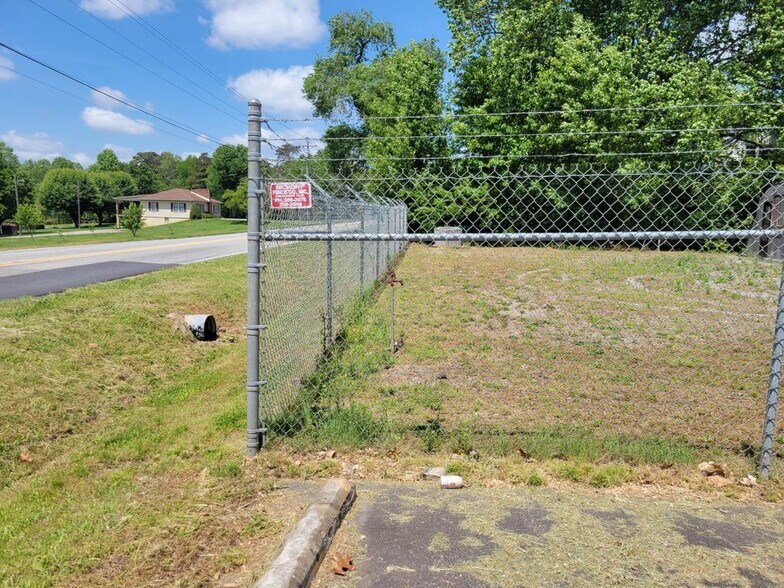 Building Photo - 4784 Grace Chapel Rd