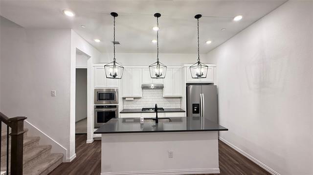 Primary Photo - 9943 Hennings St