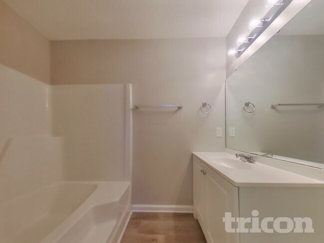 Building Photo - 1003 Cambridge Oaks Dr