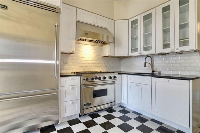 Kitchen with Viking appliances - 929 Garden St