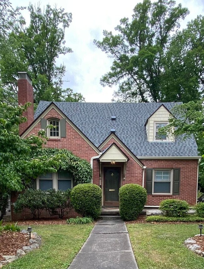 Building Photo - COMING SOON. Sunset Hills 3 bedroom 2 bathroom charming brick bungalow in Greensboro. Lawn care i...