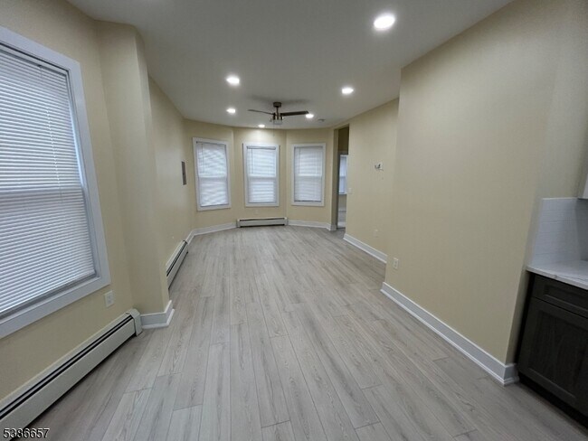 Building Photo - 15 N 14th St