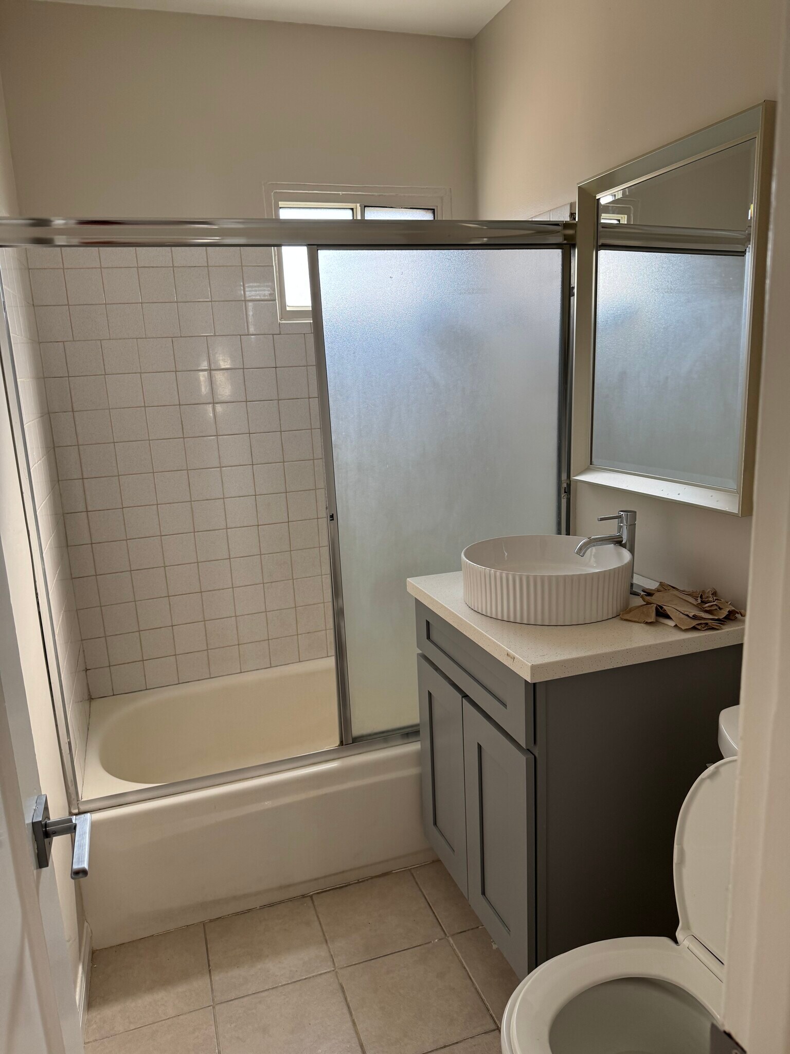 Building Photo - 1468 E Chevy Chase Dr