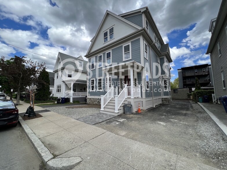 Building Photo - 51 Fairbanks St