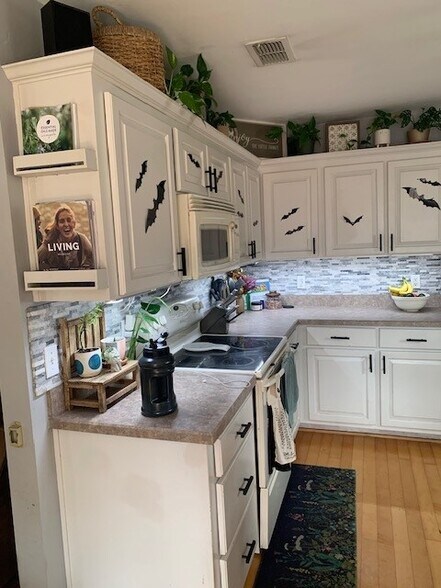 Kitchen - 954 NW 254th Dr