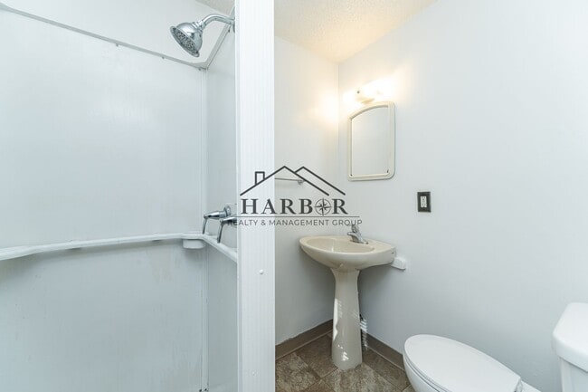 Building Photo - 315 5th Ave NW