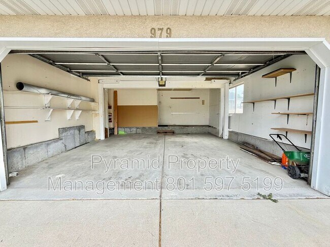 Building Photo - 979 Blue Heron Cir