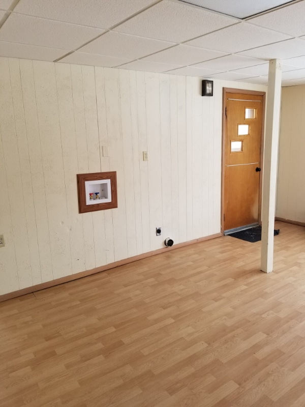 Building Photo - 114 3rd Ave W