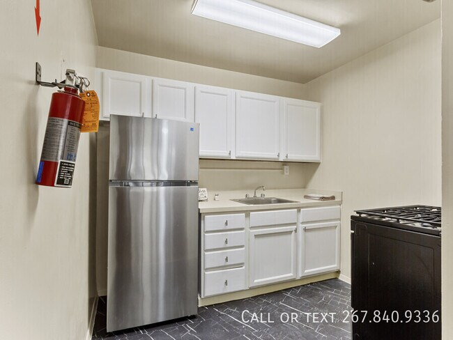 Building Photo - 4030 Livingston Rd SE