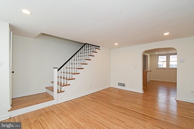 Building Photo - 2219 Ardmore Ave