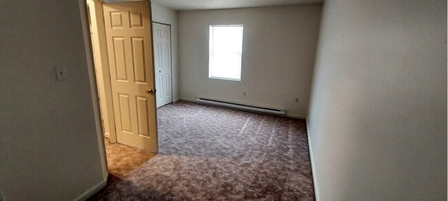 Building Photo - 2 Bedroom Duplex