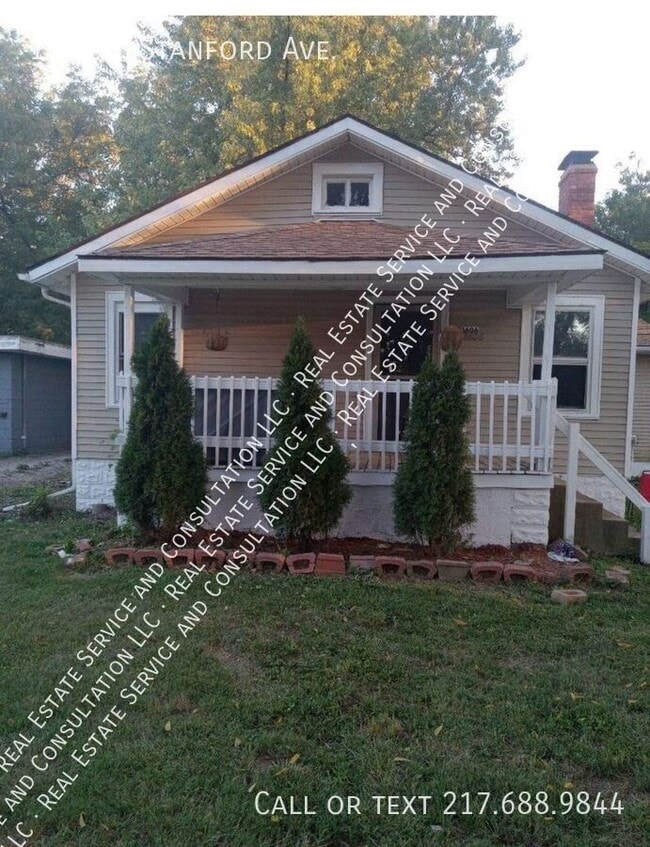 Primary Photo - 1606 E Stanford Ave