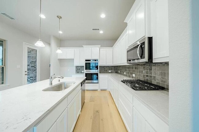 Building Photo - 7613 Regal Ln