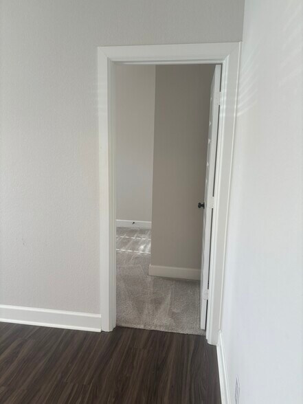 Building Photo - 8625 Spindletop Dr