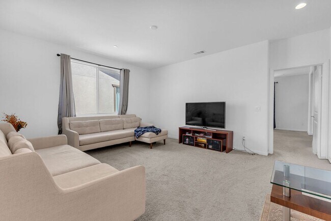 Building Photo - Spacious 5-Bedroom Home in Spencer’s Crossing – Murrieta - 6 Month - 1 Year or Lease To Own!