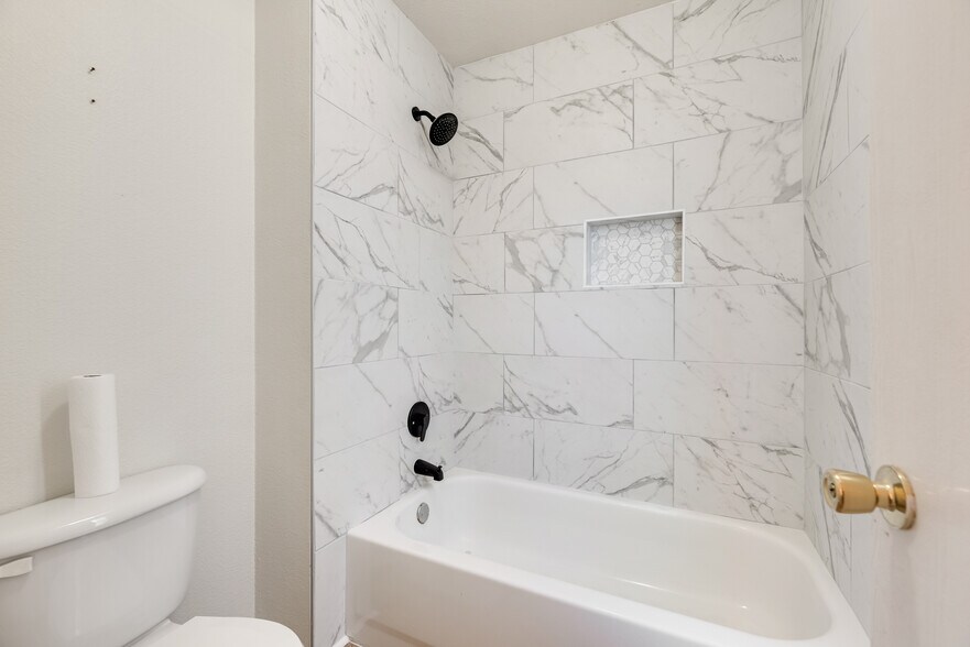 Building Photo - 4313 Hawk Ln