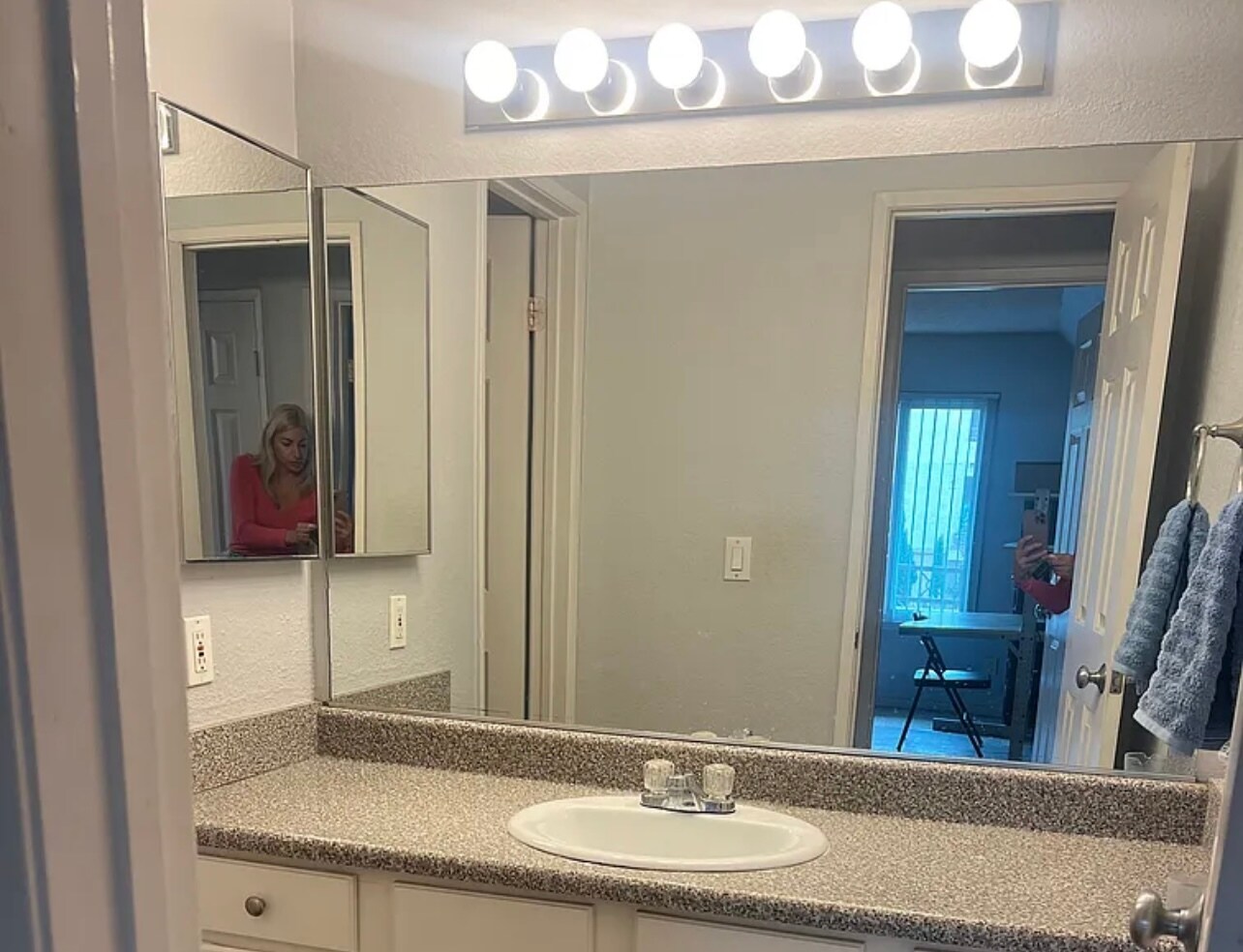 Building Photo - 8889 Caminito Plaza Centro