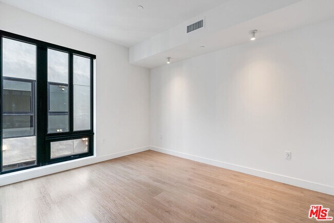 Building Photo - 10700 Tabor St